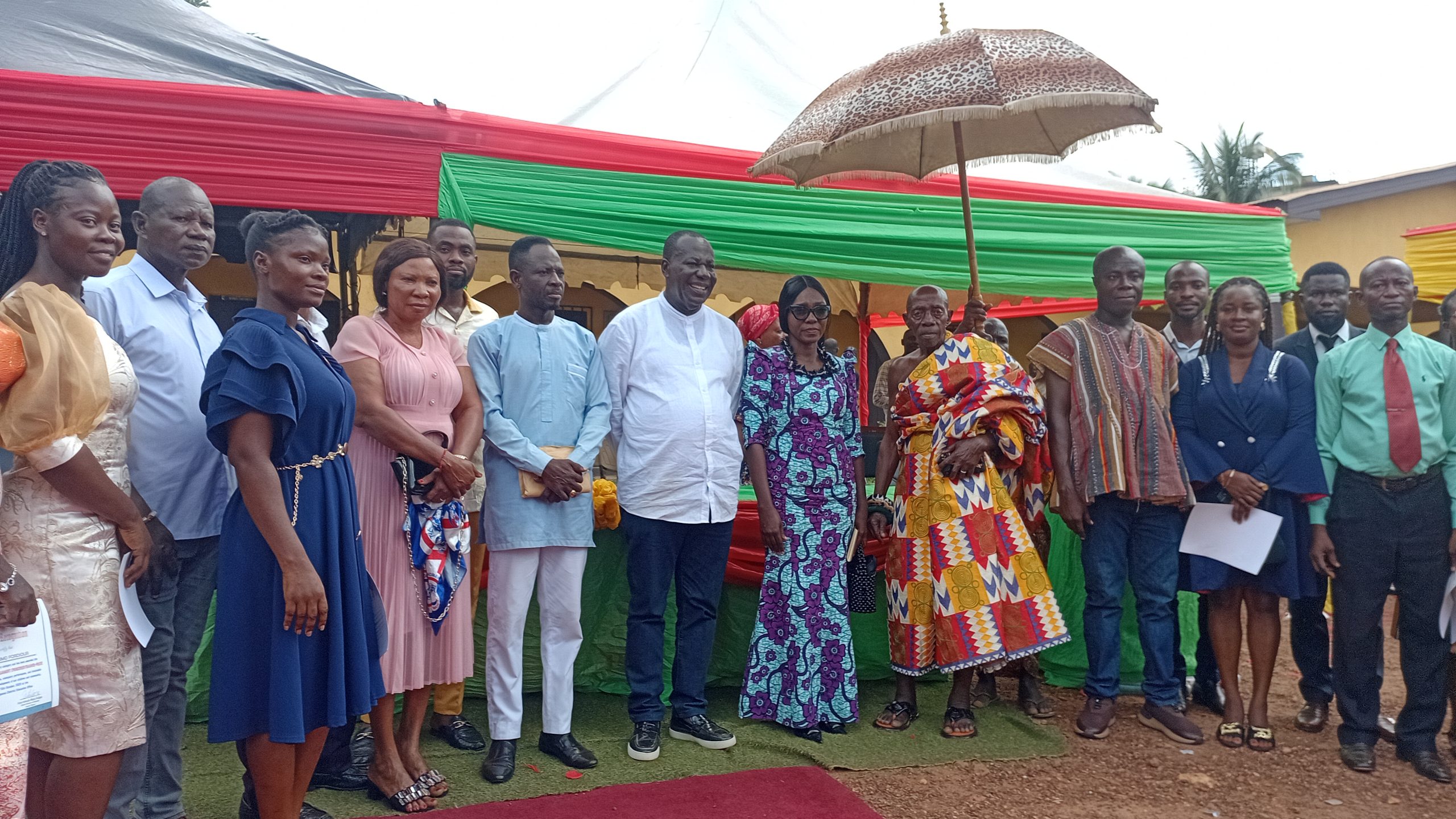 hon-seth-osei-akoto-empowers-atwima-mponua-teachers-through-awards